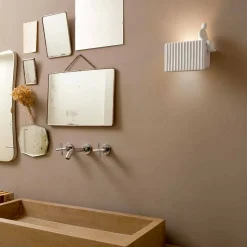 Applique a Muro a 3 Luci Led in Ceramica Bianca Opaca con Umarell - Ometto