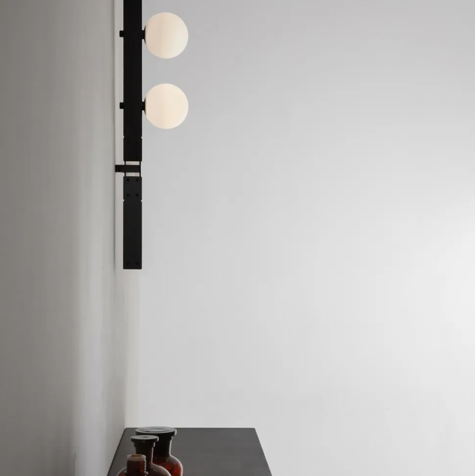 Applique a Parete di Design in Alluminio Nero con Sfere e Faretti - Esodo