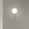 Applique con LED in Metallo Verniciato Color Oro e Vetro Soffiato - Ailanto