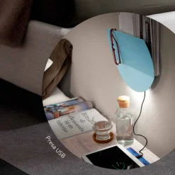 Applique Moderna con Vano per Riviste, USB e Luce LED Made in Italy - Foster