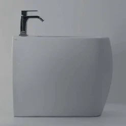 Bidet in ceramica bianca dal design moderno Gais, fatto in Italia