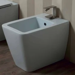 Bidet in ceramica bianco design moderno Sun 55x35 cm made in Italy