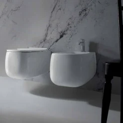 Bidet sospeso di design in ceramica bianco Gaiola, fatto in Italia