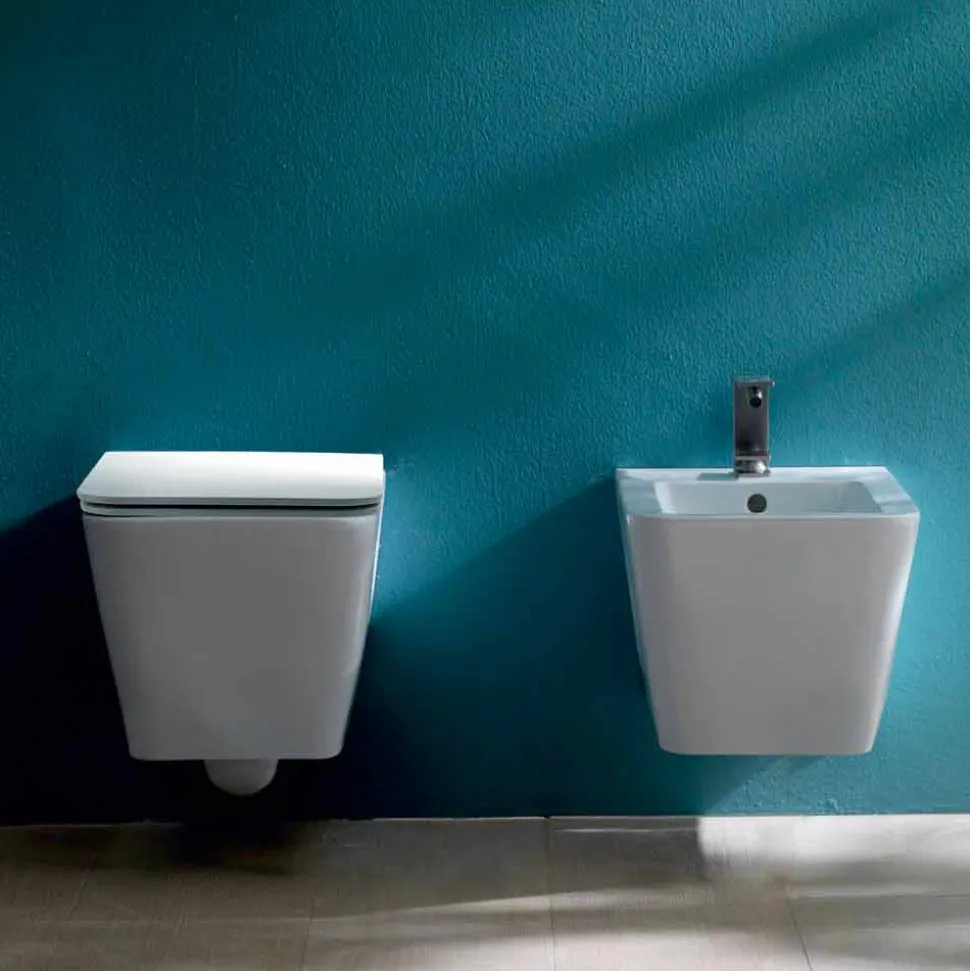 Bidet sospeso in ceramica di design Sun Square 55x35cm, made in Italy