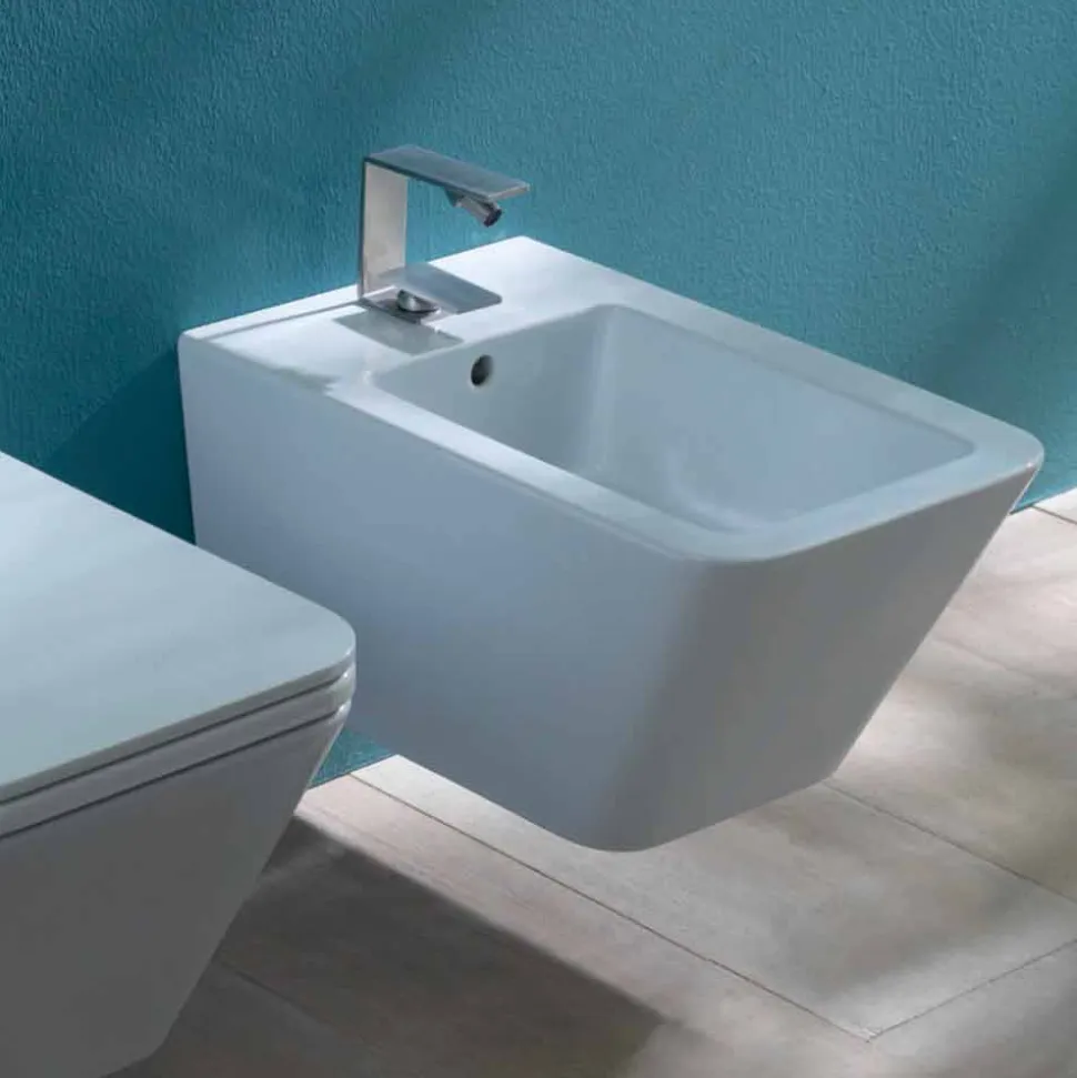 Bidet sospeso in ceramica di design Sun Square 55x35cm, made in Italy