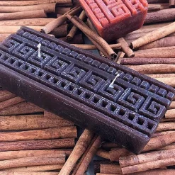 Candela Artigianale Profumata alla Cannella Rettangolare Made in Italy - Alissa