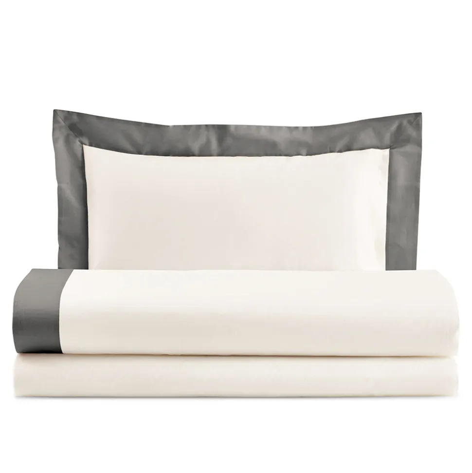 Completo Letto Una Piazza e Mezzo in 100% Cotone e 10% Raso di Cotone - Dettaglio