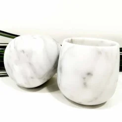 Composizione di 2 Bicchieri in Marmo Bianco di Carrara Made in Italy - Dolla