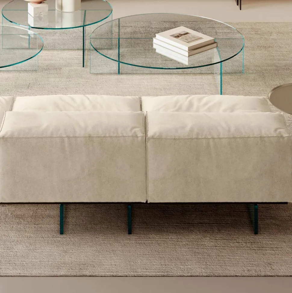 Divano con Base in Vetro Extrachiaro e Seduta in Tessuto Made in Italy - Rory