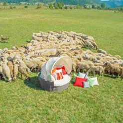 Divano isola relax a forma di cesto con intreccio fatto a mano Hector