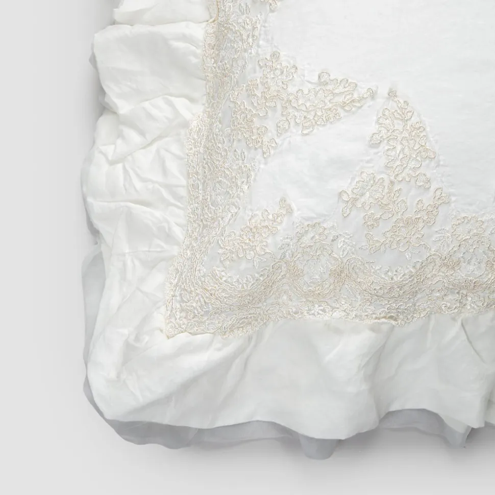 Federa Quadrata in Lino Bianco con Pizzo di Decoro sui Bordi e Balze - Priscilla