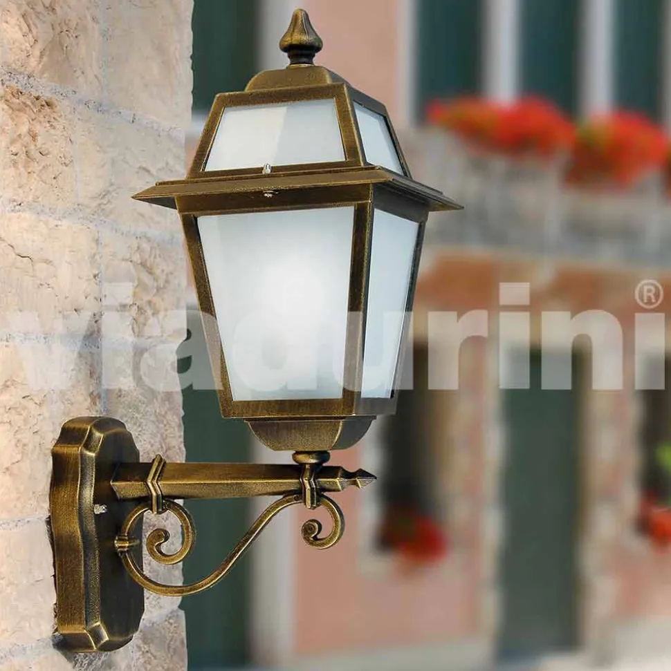 Lampada a muro da giardino in alluminio prodotta in Italia, Kristel
