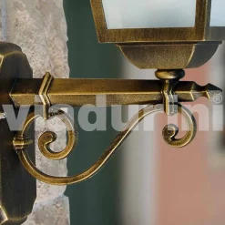 Lampada a muro da giardino in alluminio prodotta in Italia, Kristel