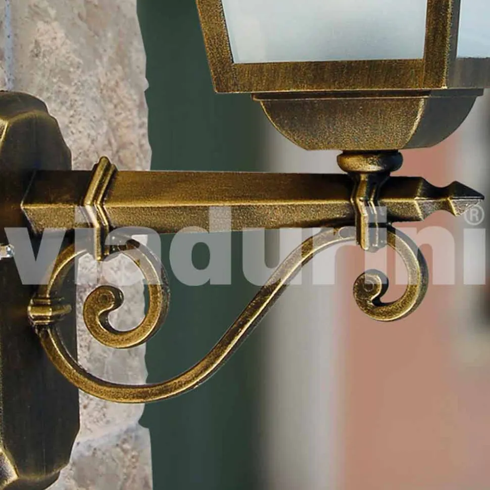 Lampada a muro da giardino in alluminio prodotta in Italia, Kristel