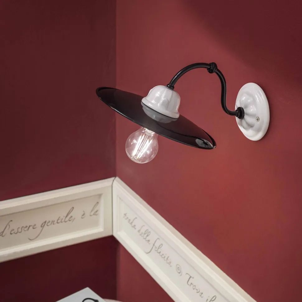 Lampada a Parete in Ceramica Bianca e Metallo Nero Stile Vintage - Potenza