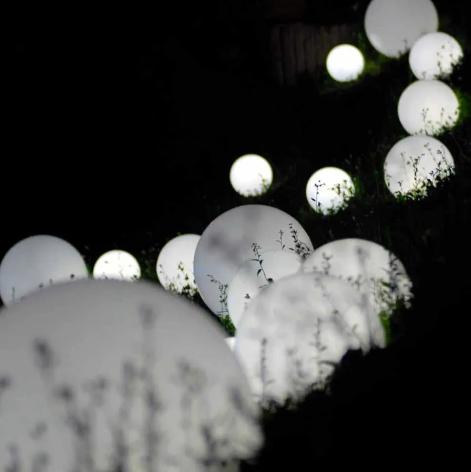 Lampada a sfera moderna da terra/tavolo Slide Globo, fatta in Italia