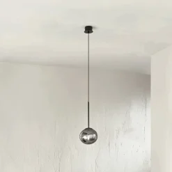 Lampada a Sospensione in Metallo Verniciato e Vetro Soffiato - Ailanto