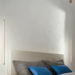 Lampada a Sospensione in Metallo Verniciato Oro con Cavetti Regolabili - Arancio