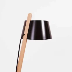 Lampada da Terra di Design in Legno di Faggio e Metallo Laccato - Avetta