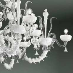 Lampadario a 27 Luci in Vetro di Venezia Bianco, Fatto a Mano in Italia - Regina