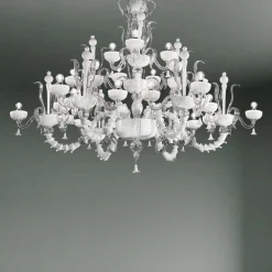 Lampadario a 27 Luci in Vetro di Venezia Bianco, Fatto a Mano in Italia - Regina