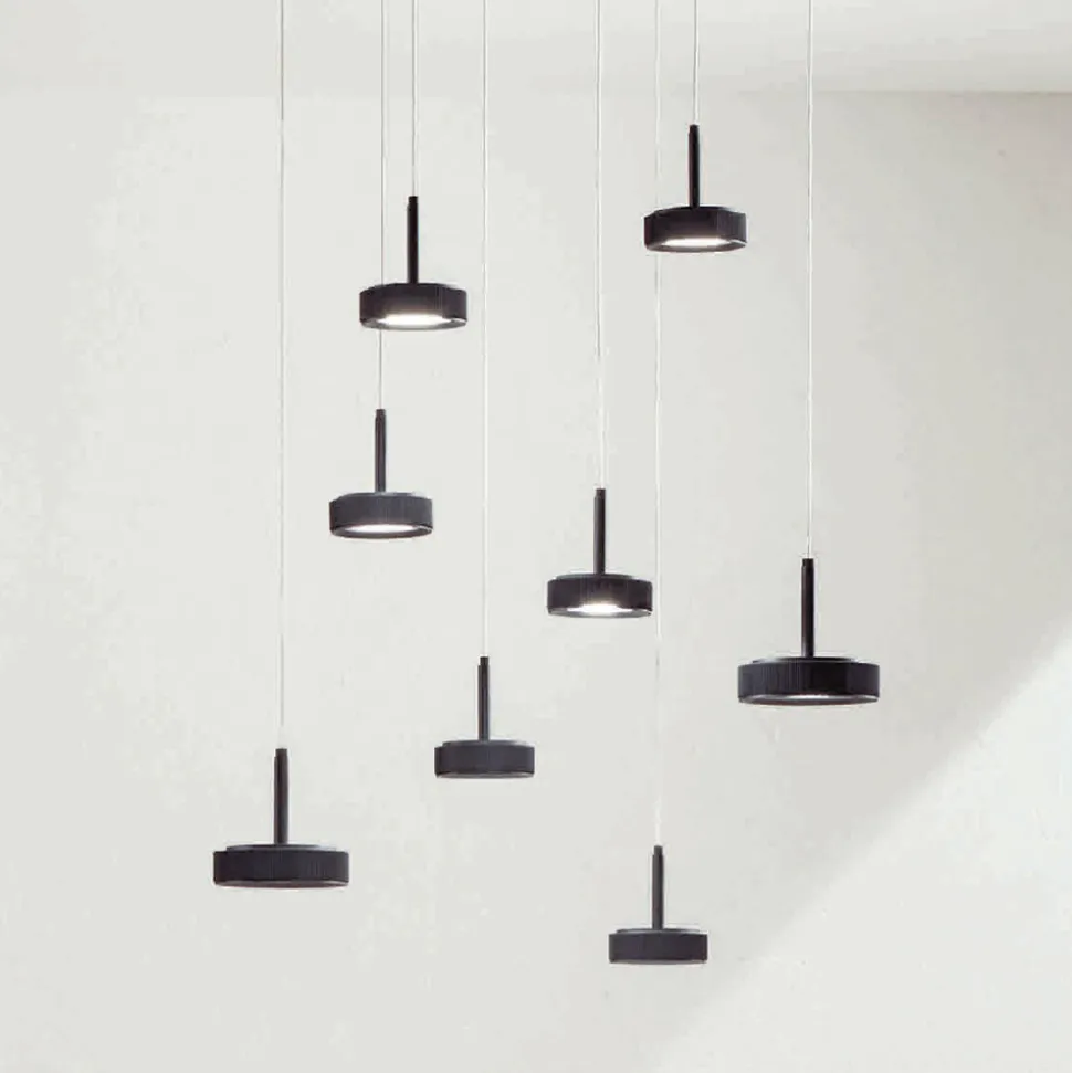 Lampadario con Base Rotonda in Metallo Verniciato Color Nero e Luce LED - Carpino