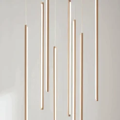 Lampadario con 8 Luci LED in Metallo Verniciato Oro e Cavetti Regolabili - Arancio