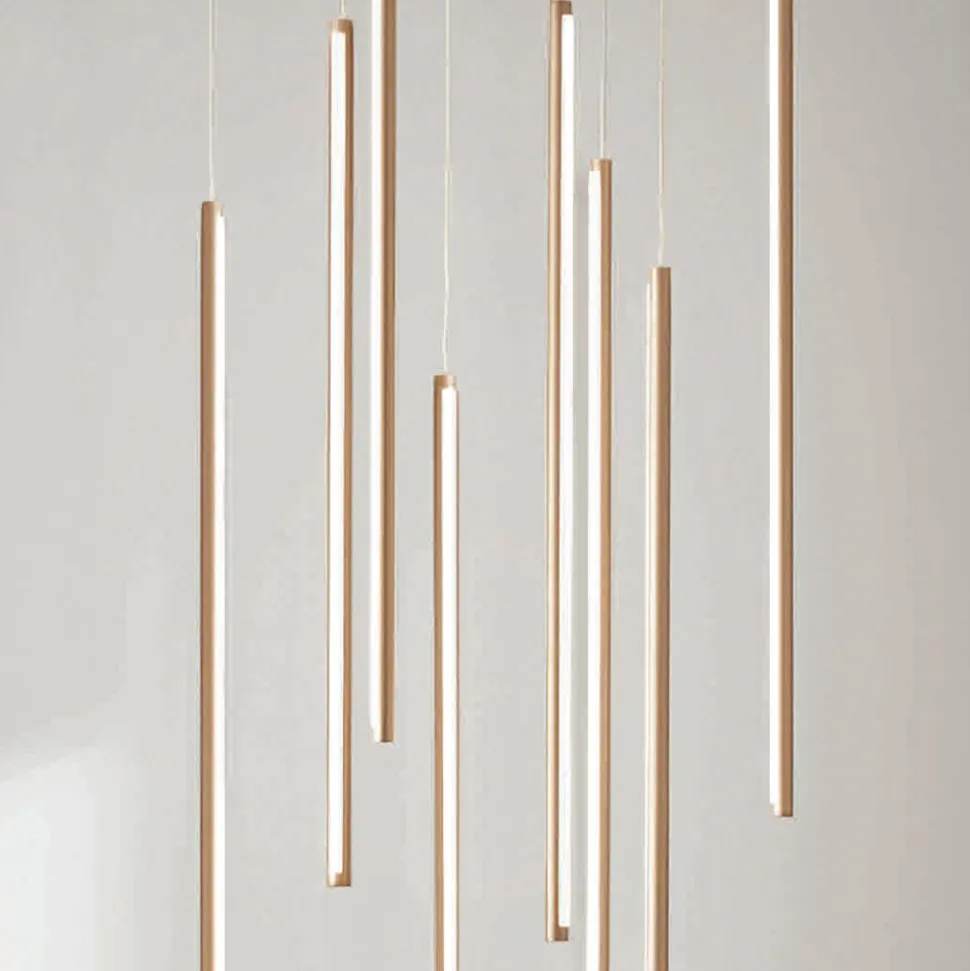Lampadario con 8 Luci LED in Metallo Verniciato Oro e Cavetti Regolabili - Arancio