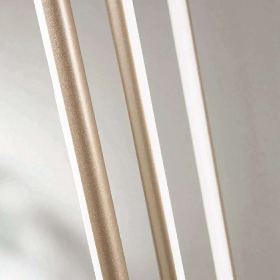 Lampadario con 8 Luci LED in Metallo Verniciato Oro e Cavetti Regolabili - Arancio