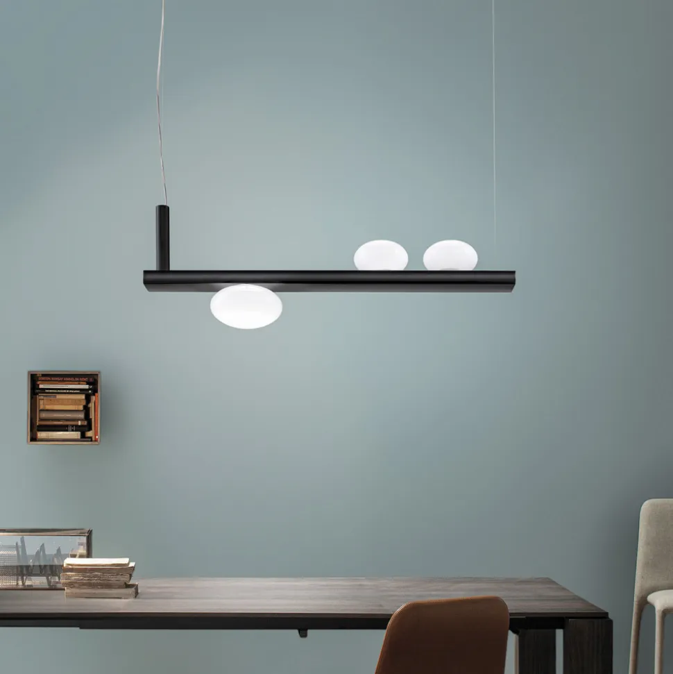Lampadario in Alluminio e Luce in Vetro Soffiato Bianco - Alma