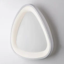 Lampadario in metallo Made in Italy dal gusto ricercato – Voyager