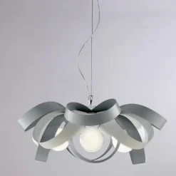 Lampadario shabby chic in metallo per arredare con gusto – Mare