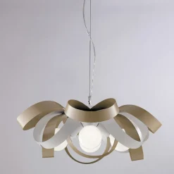 Lampadario shabby chic in metallo per arredare con gusto – Mare
