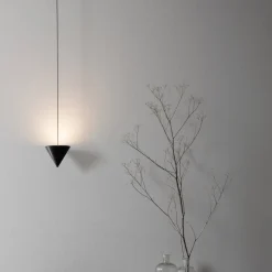 Lampada Sospesa a Filo in Alluminio Nero e Cono Grande di Design - Mercado