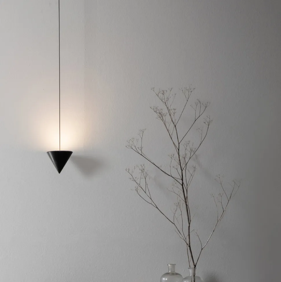 Lampada Sospesa a Filo in Alluminio Nero e Cono Grande di Design - Mercado