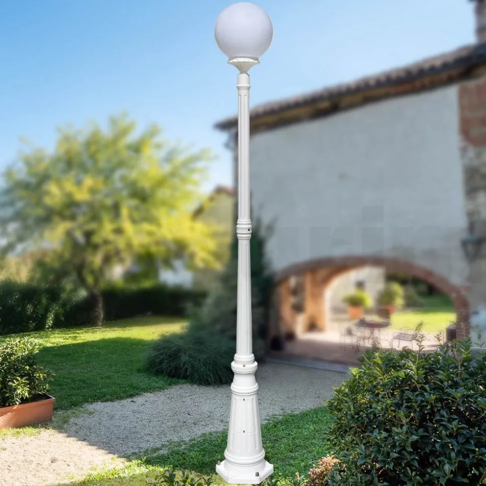 Lampione Alto 208 cm in Acrilico e Alluminio Bianco Made in Italy - Trovabianco