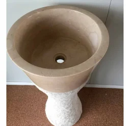 Lavabo a colonna bianco in pietra naturale Iris, pezzo unico di design