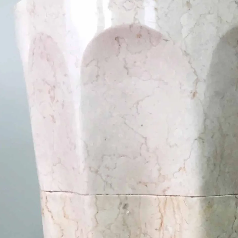 Lavabo a colonna Daisy colore bianco in pietra naturale, pezzo unico