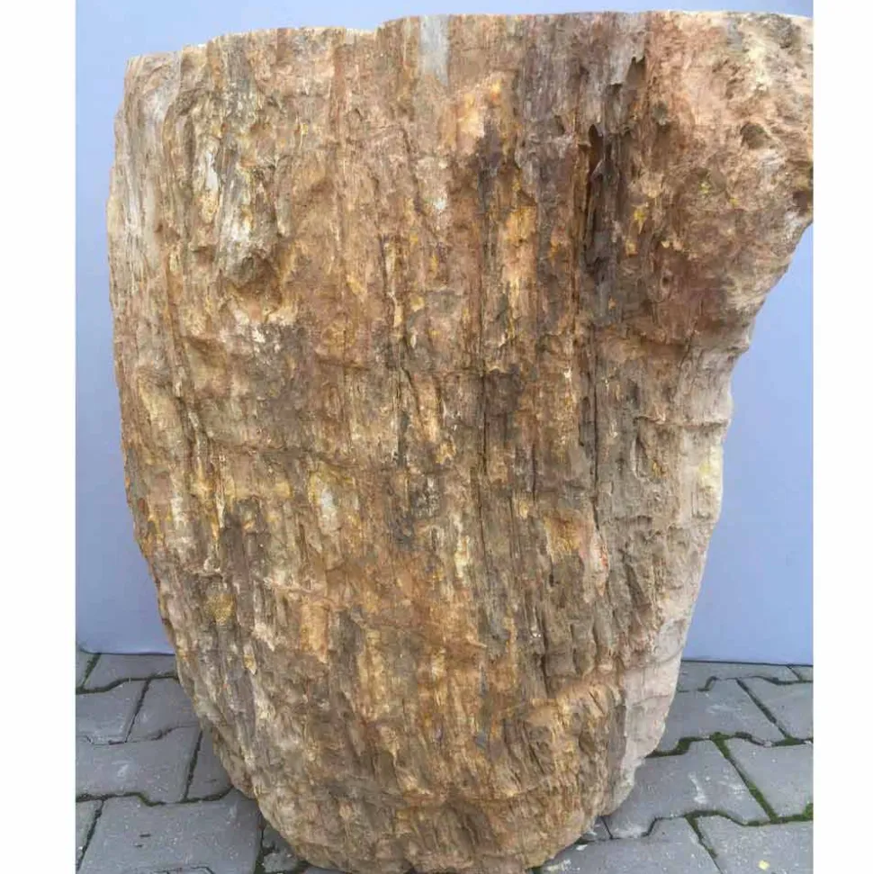 Lavabo a colonna di design in legno pietrificato Ley, fatto a mano