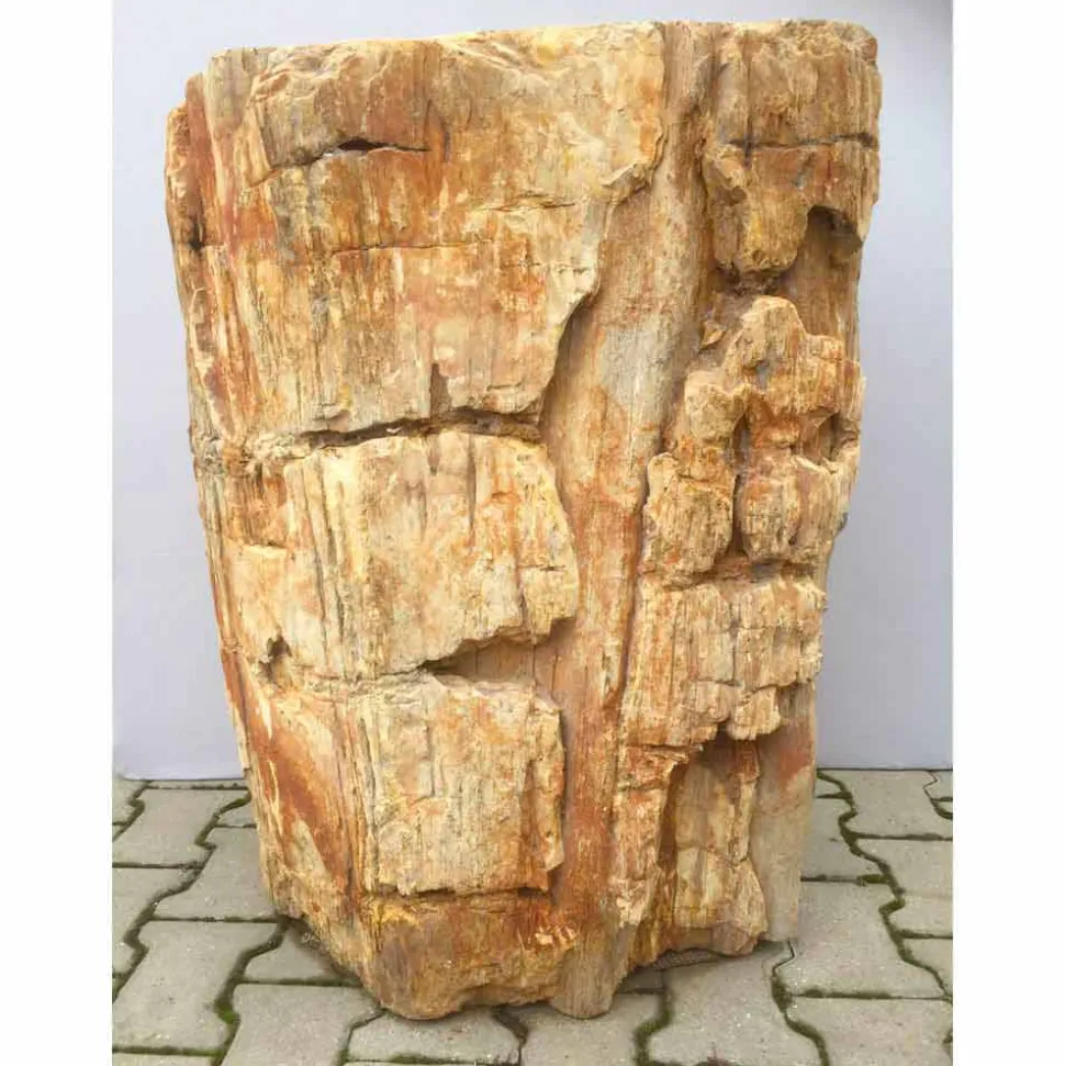 Lavabo a colonna di design in legno pietrificato Ley, fatto a mano