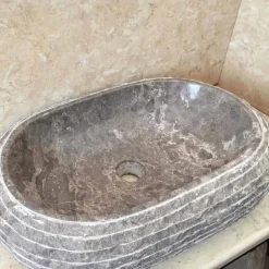 Lavabo bagno da appoggio in pietra grigia Ivy, pezzo unico di design