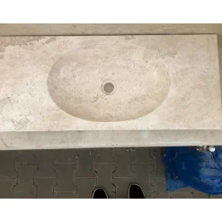 Lavabo bagno di design da appoggio in pietra bianca Vox, fatto a mano