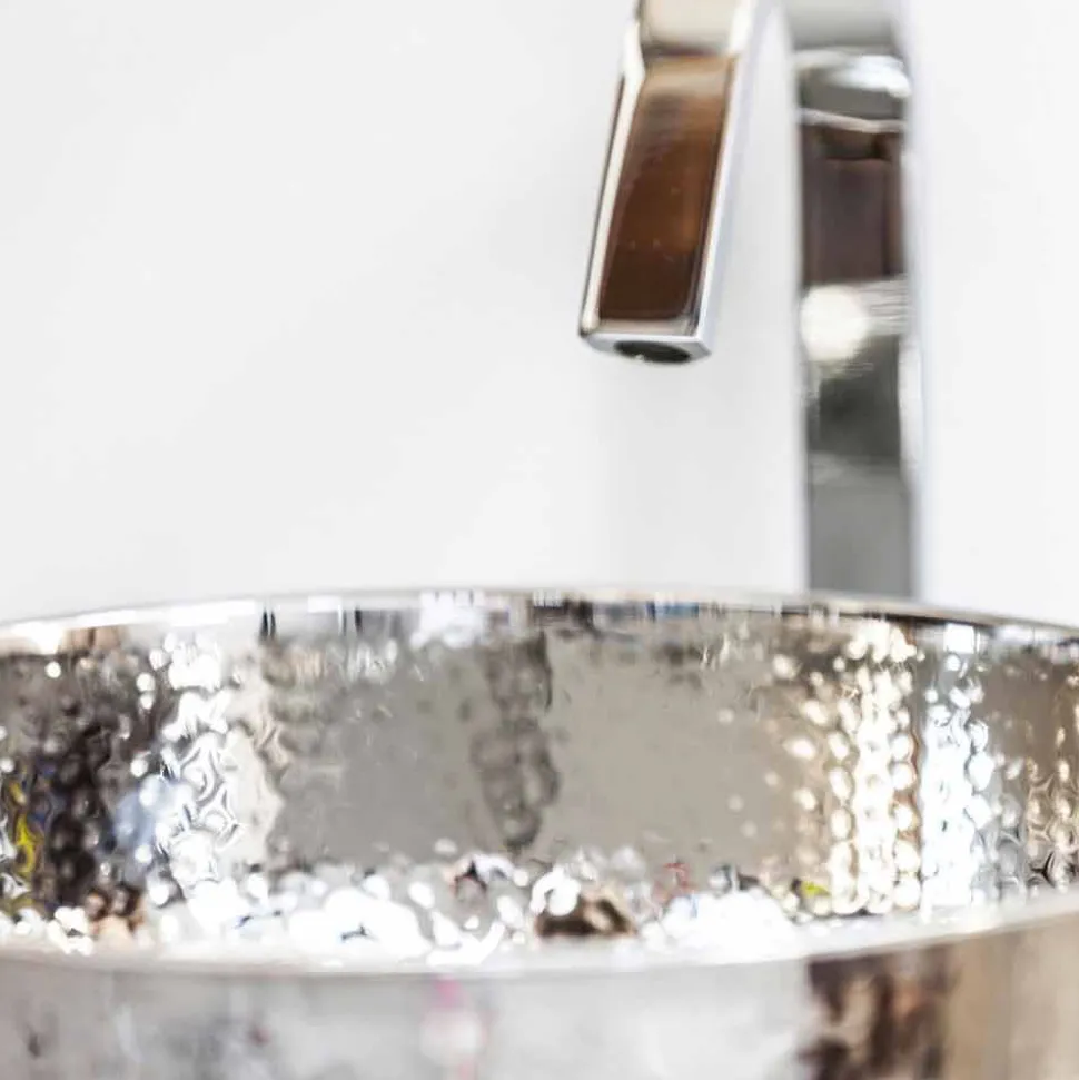 Lavabo Bagno Rotondo da Appoggio in Ottone Cromato Martellato - Diamond