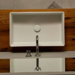 Lavabo da appoggio dal design neoclassico ceramica made  Italy Debora