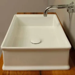 Lavabo da appoggio dal design neoclassico ceramica made  Italy Debora