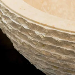 Lavabo da appoggio di design in pietra marmo bianco Finn, fatto a mano