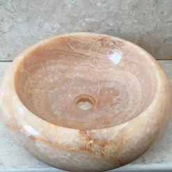 Lavabo da appoggio pezzo unico in pietra onice Arlie, fatto a mano