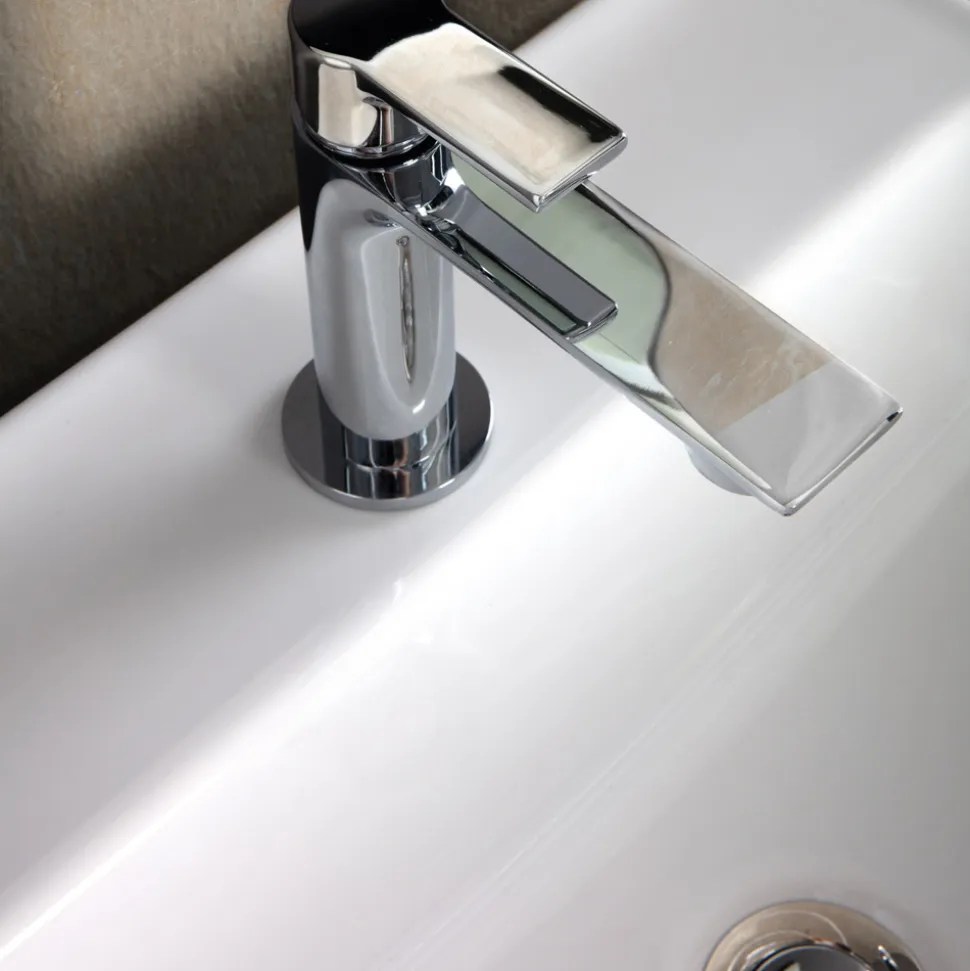 Lavabo da Appoggio Squadrato in Ceramica Bianca e Foro Rubinetteria - Aster