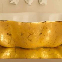 Lavabo di design da appoggio in ceramica bianco e oro made Italy Cubo