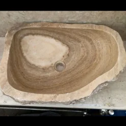 Lavabo di design da appoggio per bagno Laia in pietra naturale